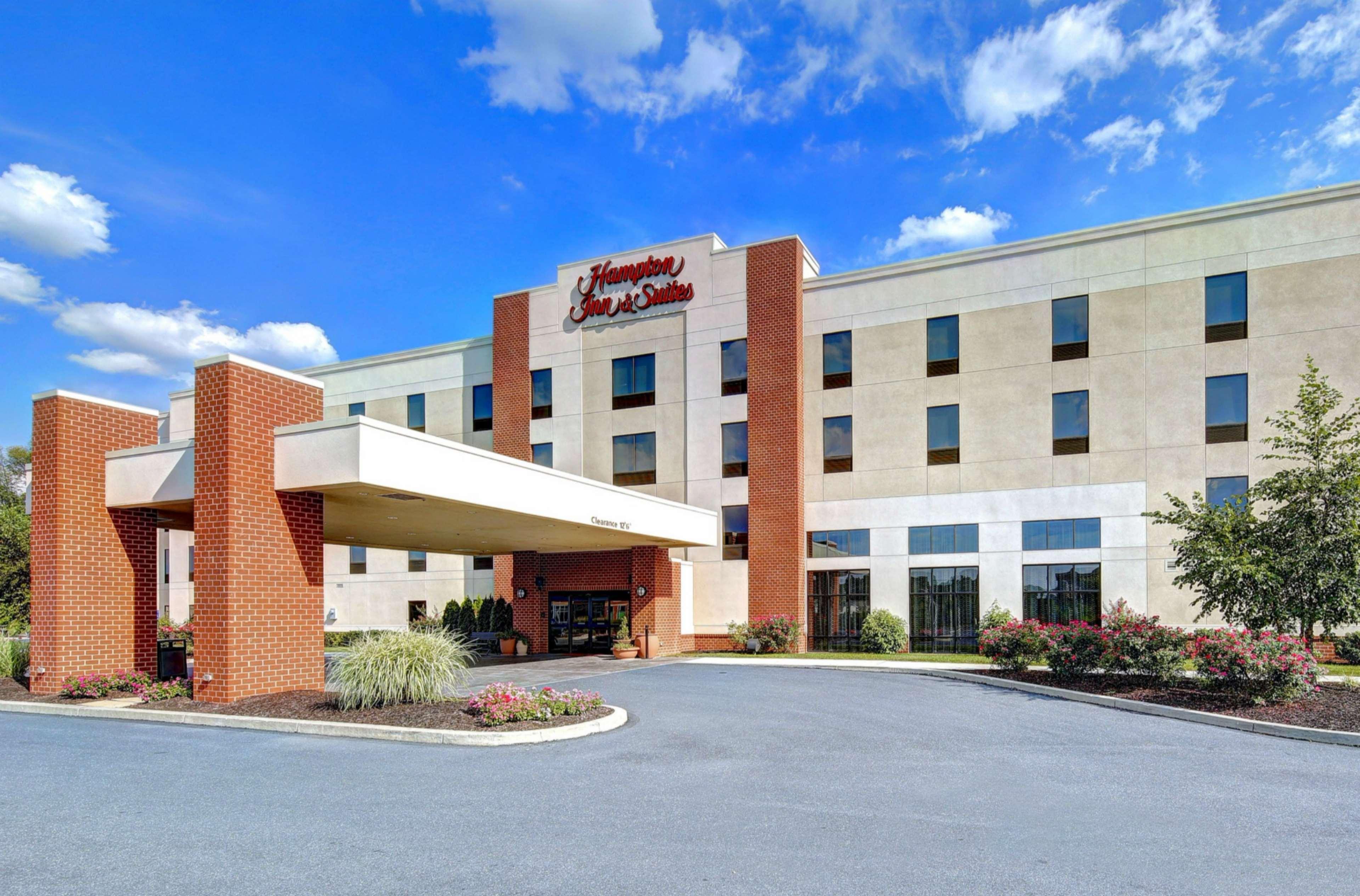 HAMPTON INN & SUITES HARRISBURG | BEST RATES GUARANTEE | BOOK NOW